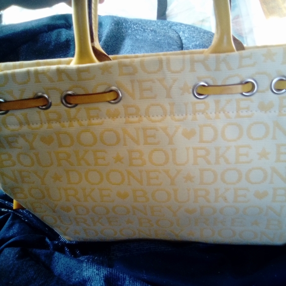 New Dooney and Bourke purse - Picture 8 of 10